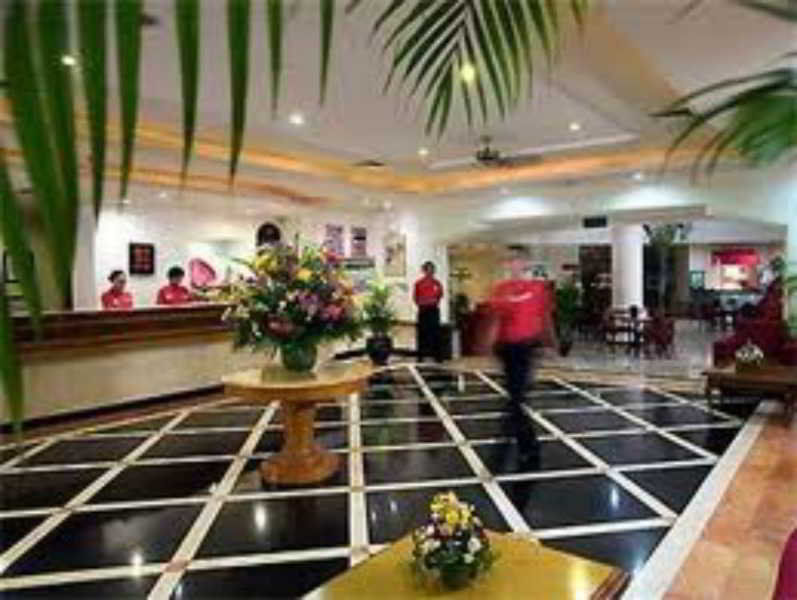 Отель Ibis Mangga Dua Джакарта Экстерьер фото